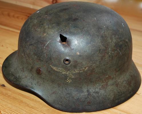 BATTLE DAMAGED LUFTWAFFE M40 FIELD DIVISION  GERMANHELMET