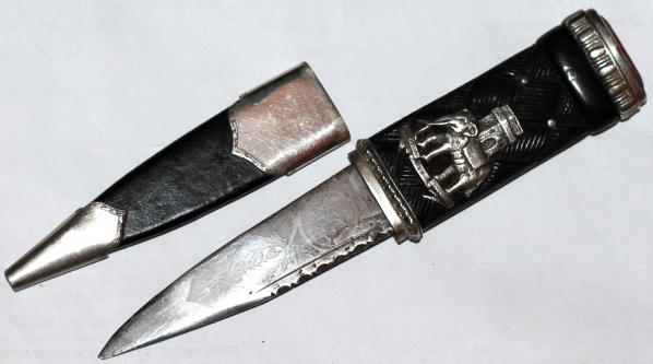 DUMBARTON RIFLE VOLS.( 9th A & S.H.)OFFICERS SGIAN DHU - REGIMENTAL BLADE