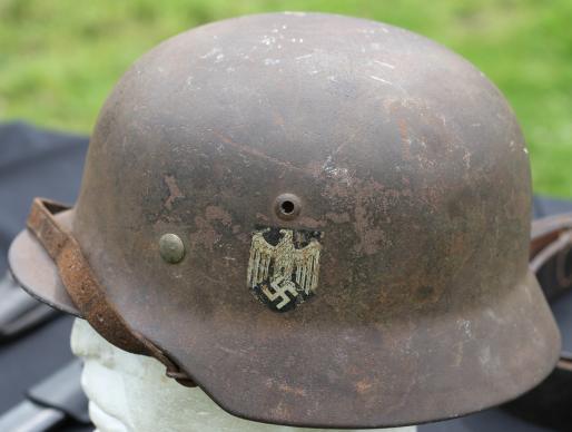 M35 SINGLE DECAL GERMAN HELMET - DAK- ATTRIBUTED - FLAK UNIT