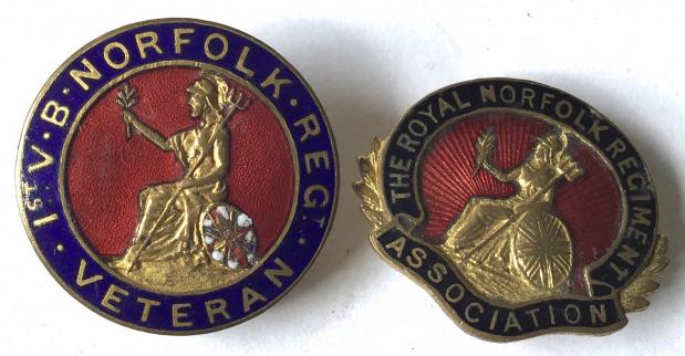 1ST V.B NORFOLK RGT. ( BOER WAR ) + NORFOLK RGT. ASSOCIATION - 2 X  BADGES