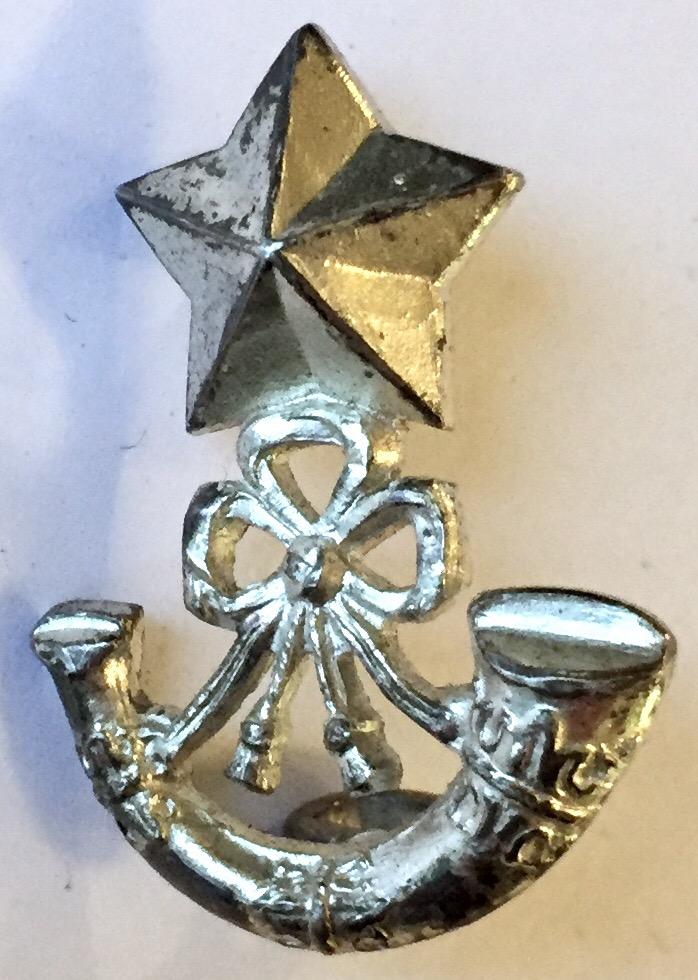 CAMERONIANS ( SCOTTISH RIFLES ) SILVER / SP - COLLAR DOG