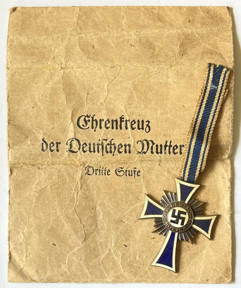 GERMAN 3RD REICH MOTHERS CROSS -  BRONZE IN POCKET OF ISSUE