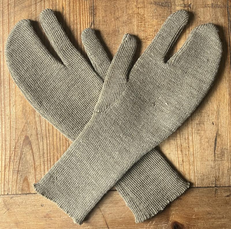 WW2 BRITISH WOOLLEN TRIGGER GLOVES