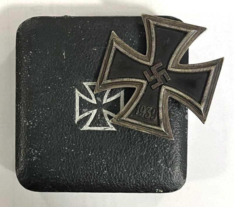GERMAN WW2 - IRON CROSS 1ST CLASS, ( EK1 ) BOXED K & Q