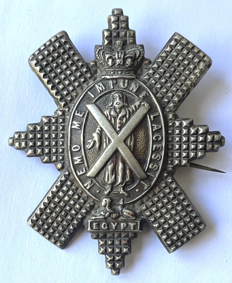 42ND OF FOOT ( BLACK WATCH ) GLENGARRY / PAGRI BADGE - 1874 - 1881
