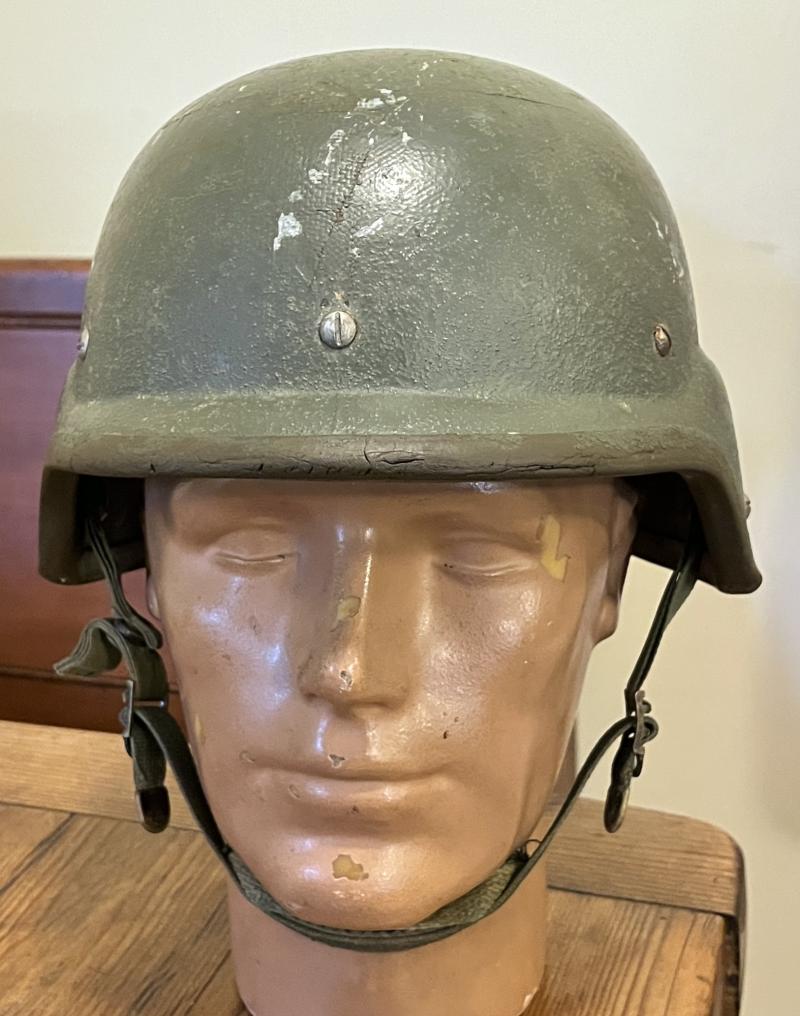 U.S.- DESERT STORM ,- PASGT - COMBAT HELMET