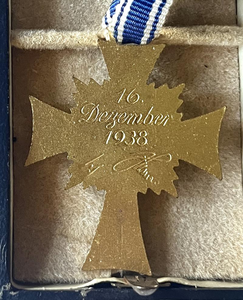 GERMAN MOTHER CROSS GOLD GRADE BOXED - SIEPER & SOHN