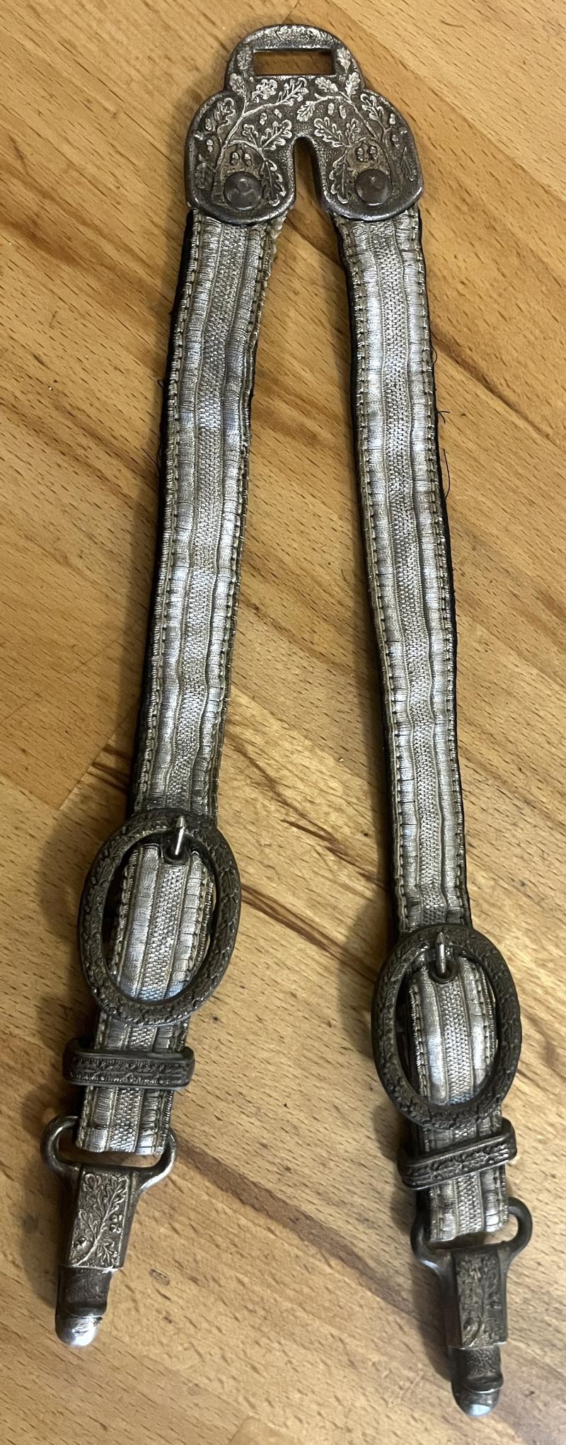 GERMAN WW2 - OFFICERS DE LUXE PATTERN DAGGER HANGERS