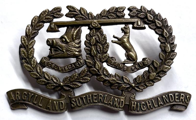 ARGYLL & SUTHERLAND HLDRS. WW1 BRONZE CAP BADGE / COLLAR /  BADGE