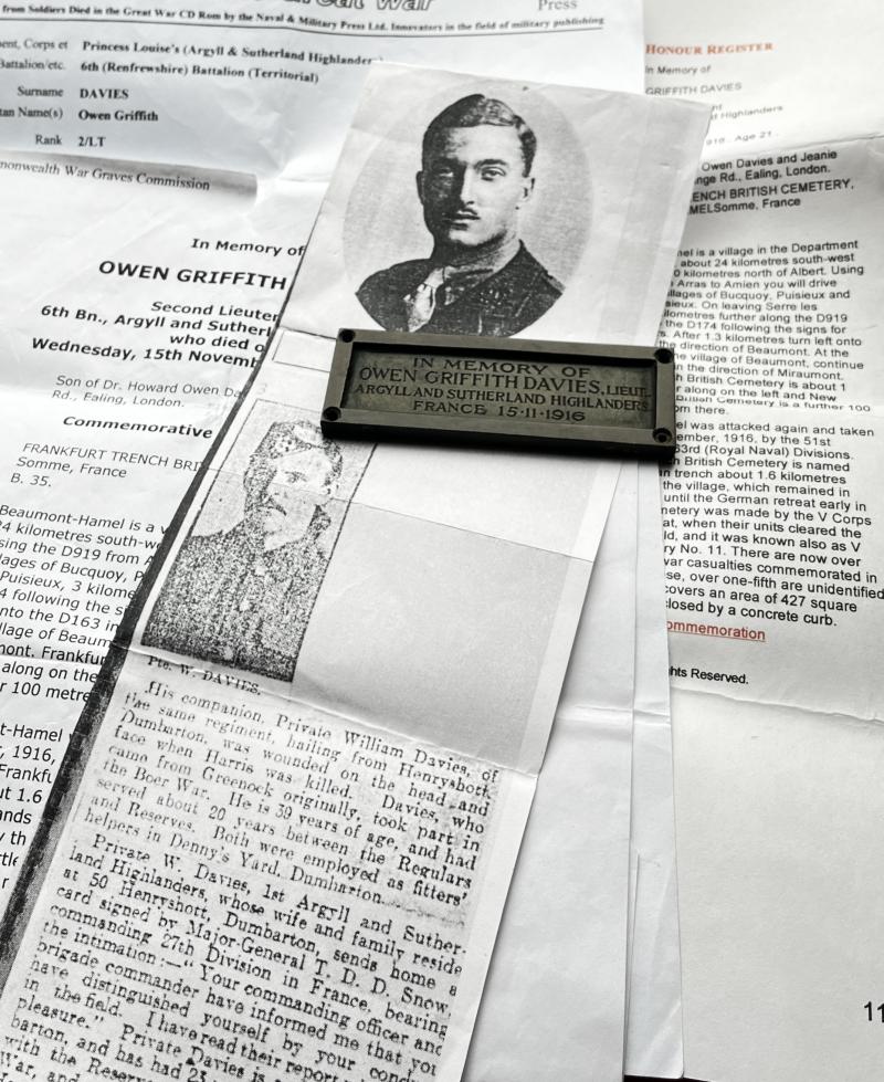 WW1 - 6TH ( RENFREW ) ARGYLL & SUTHERLAND HLDRS. - K.I.A. OFFICERS BRASS GRAVE MARKER