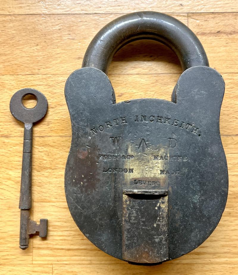 WW1 -  RIVER FORTH GUN BATTERY - INCHKEITH ISLAND ARMOURY PADLOCK WITH KEY