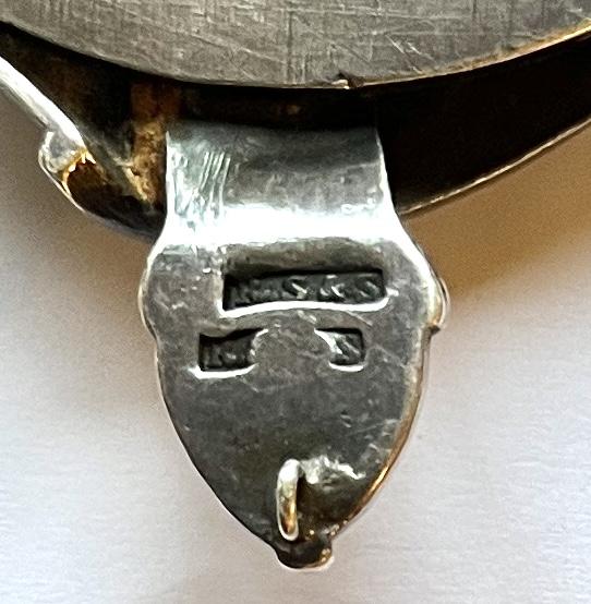 ARGYLL & SUTHERLAND HLDRS. - 1ST CLACKMANNAN & KINROSS RIFLE VOLUNTEER CORPS - OFFICERS SILVER CAP BADGE