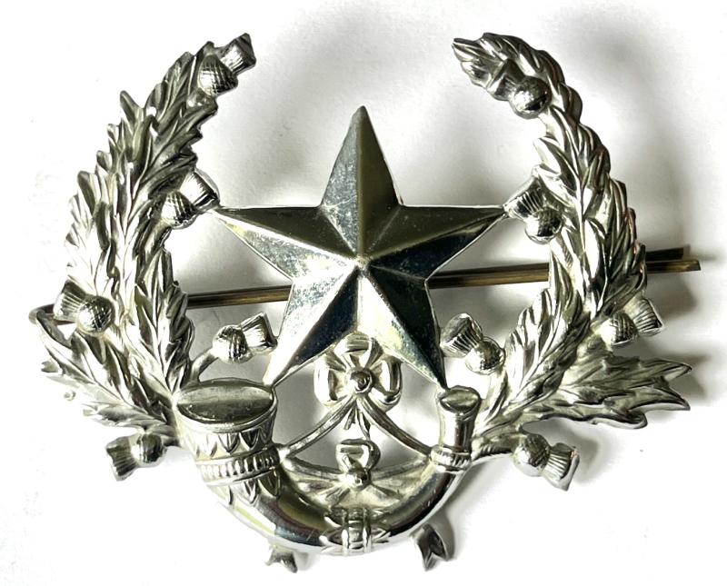 WW2 -CAMERONIANS - CHROMED GLENGARRY BADGE