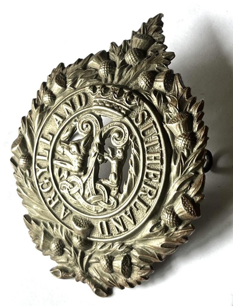 ARGYLL & SUTHERLAND HLDRS. WW1/ WW2 CAP BADGE - R.S.M. ATTRIBUTED
