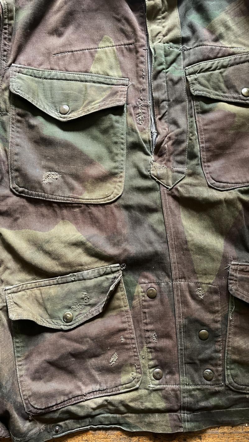 BRITISH AIRBORNE PARATROOPERS DENISON SMOCK 1946
