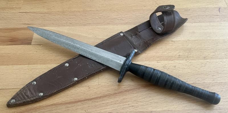 WW2 -  FAIRBAIRN / SYKES COMMANDO DAGGER - RARE AMERICAN MARINE CORPS PATTERN