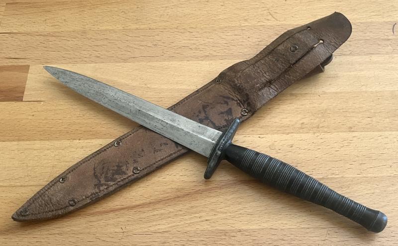 WW2 - FAIRBAIRN / SYKES COMMANDO DAGGER - RARE AMERICAN MARINE CORPS PATTERN