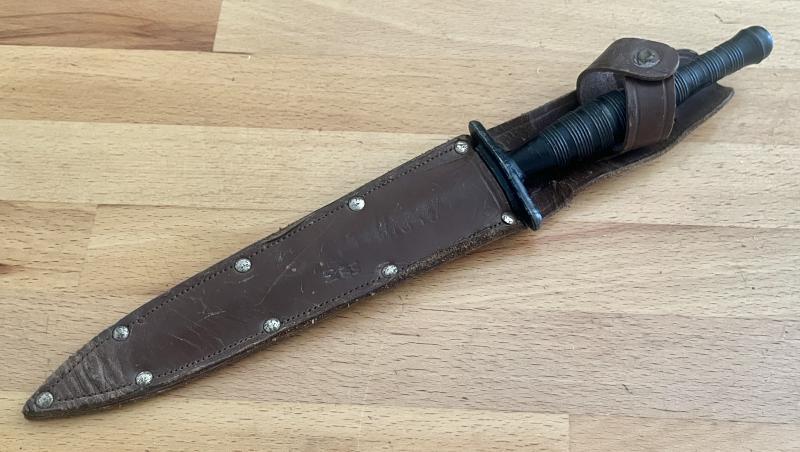 WW2 - FAIRBAIRN / SYKES COMMANDO DAGGER - RARE AMERICAN MARINE CORPS PATTERN