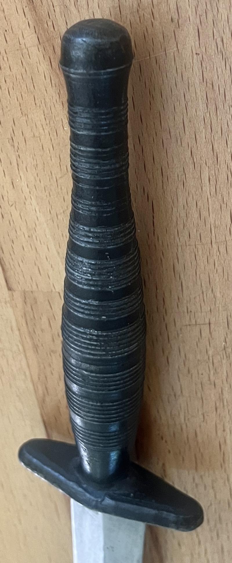 WW2 - FAIRBAIRN / SYKES COMMANDO DAGGER - RARE AMERICAN MARINE CORPS PATTERN