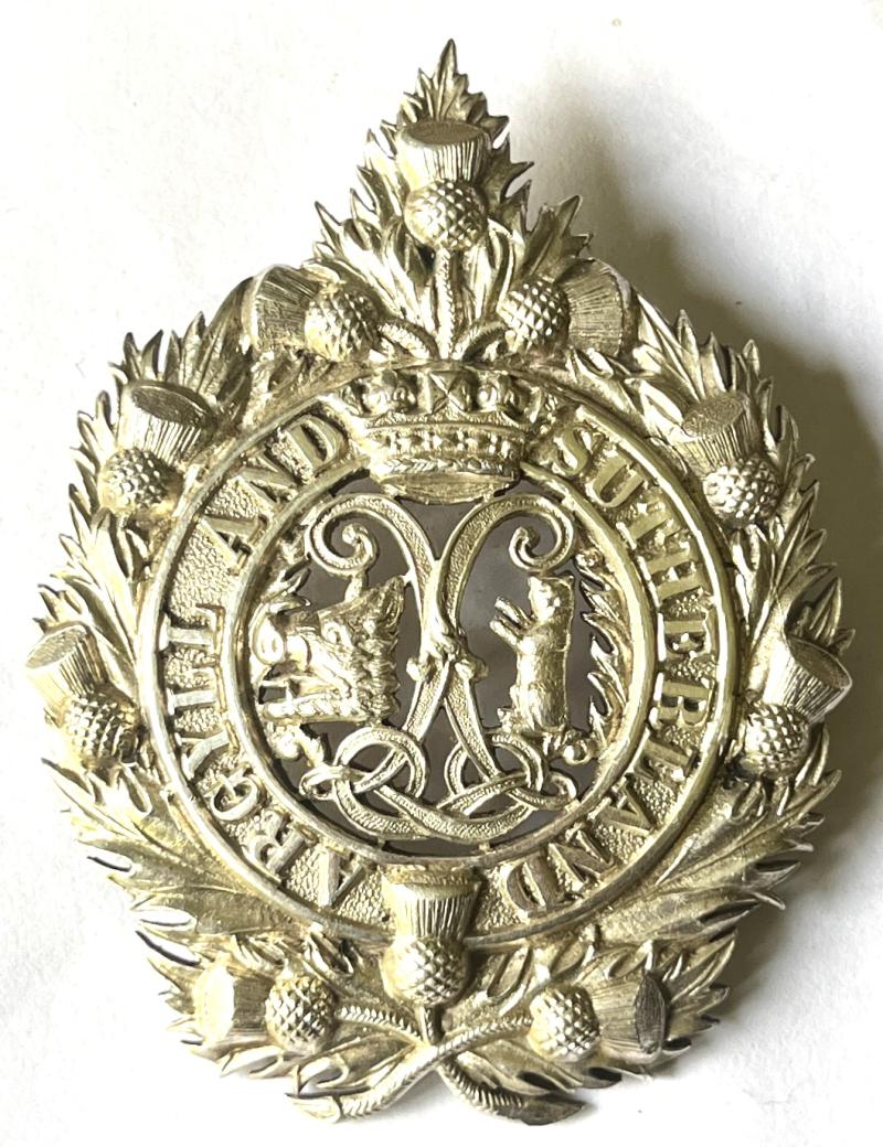 WW1 - ARGYLL & SUTHERLAND HLDRS. OFFICERS CAST SILVER CAP BADGE - 1914 BIRMINGHAM