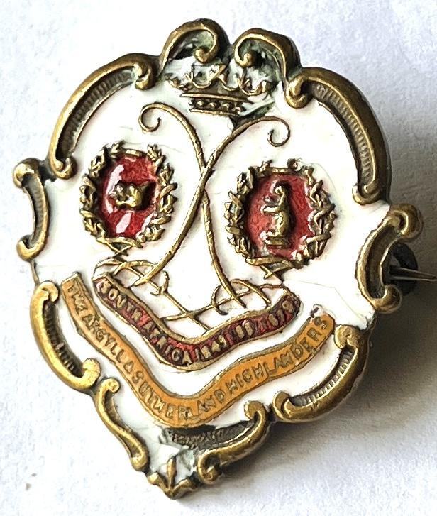 ARGYLL & SUTHERLAND HLDRS WHITE FACE SWEETHEART PIN BADGE