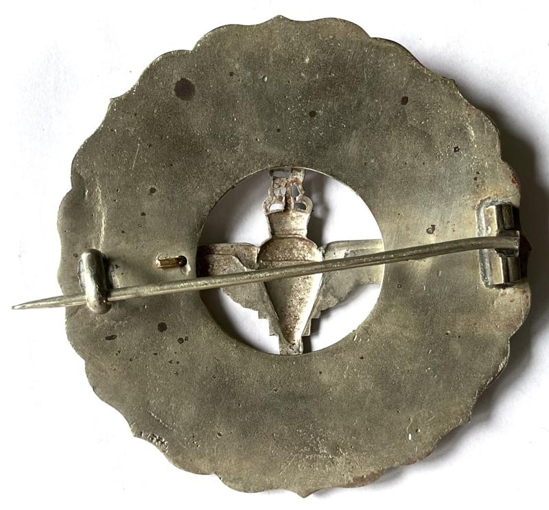 15 ( SCOTTISH ) PARA - PIPERS PLAID BROOCH