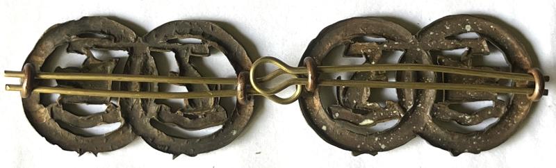 VICTORIAN - BOER WAR - ARGYLL & SUTHERLAND HLDRS OFFICERS BRONZE COLLAR PAIR