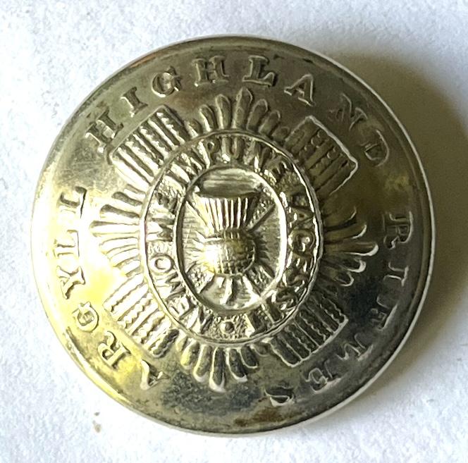 VICTORIAN ARGYLL HIGHLAND RIFLES - ( ARGYLL & SUTHERLAND HLDRS. ) LARGE TUNIC BUTTON