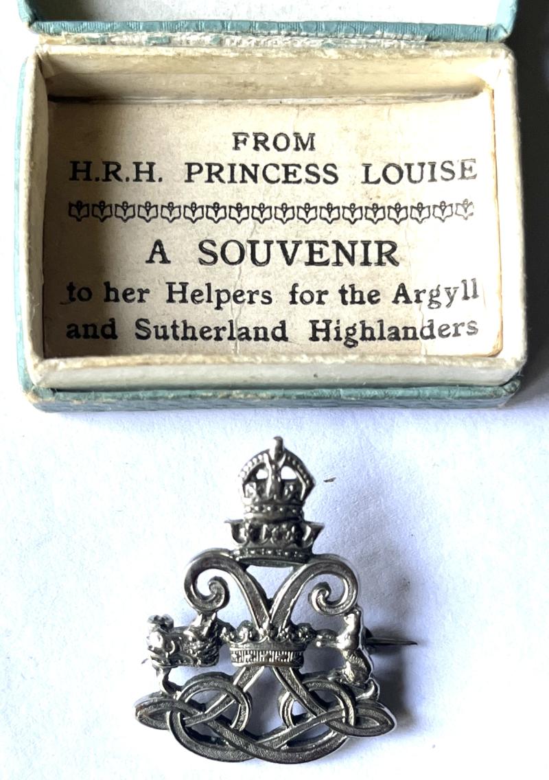 ARGYLL & SUTHERLAND HLDRS. - NUMBERED FUND RAISERS LAPEL BADGE. - HRH PRINCESS LOUISE - C/W PRESENTATION CARD AND BOX
