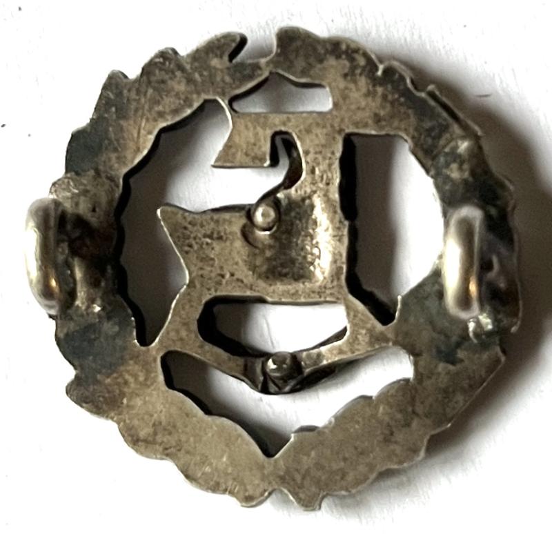 ARGYLLSHIRE (ARGYLL & SUTHERLAND HLDRS. ) OFFICERS SILVER COLLAR BADGE