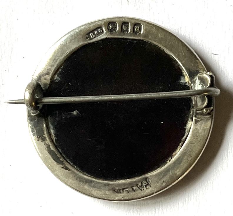 WW1 - ARGYLL & SUTHERLAND HLDRS. SILVER & TORTOISE SHELL SWEETHEART BADGE