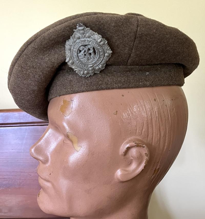 WW2 - 1945 DTD. - ARGYLL & SUTHERLAND HLDRS. TAM O SHANTER C/W ECONOMY CAP BADGE