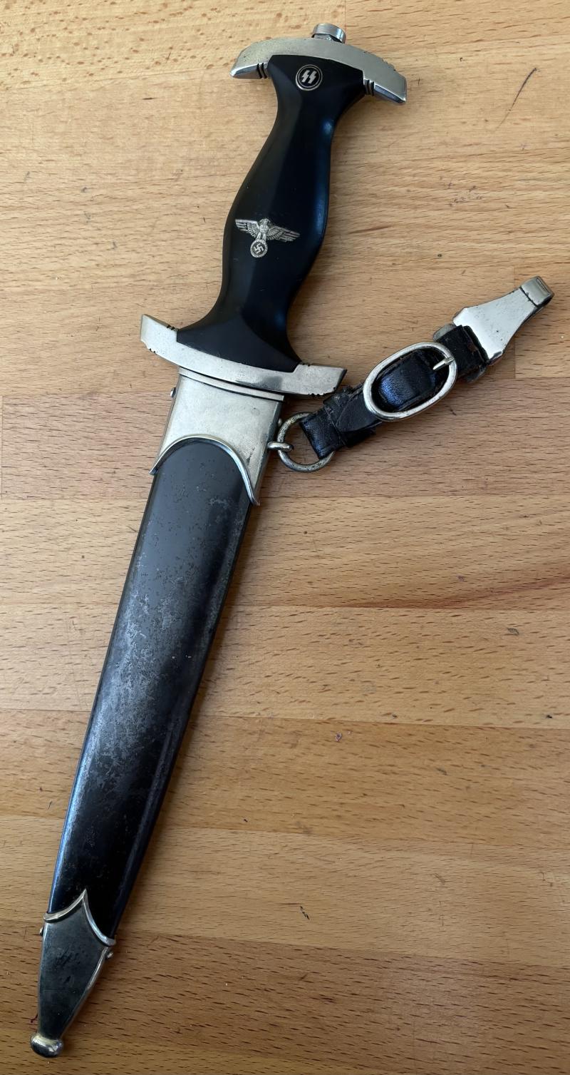 WW2 GERMAN - S.S. MANS DAGGER -1933 - RBT. KLASS C/W ORIGINAL HANGER